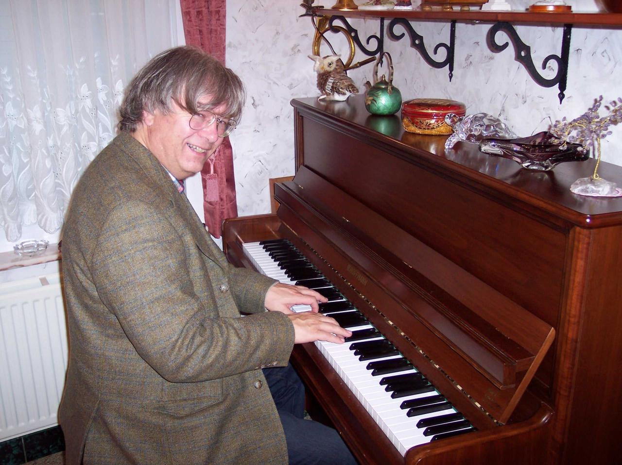 Au piano