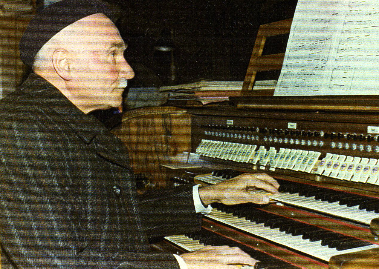 Maurice Guilllaume à l'orgue